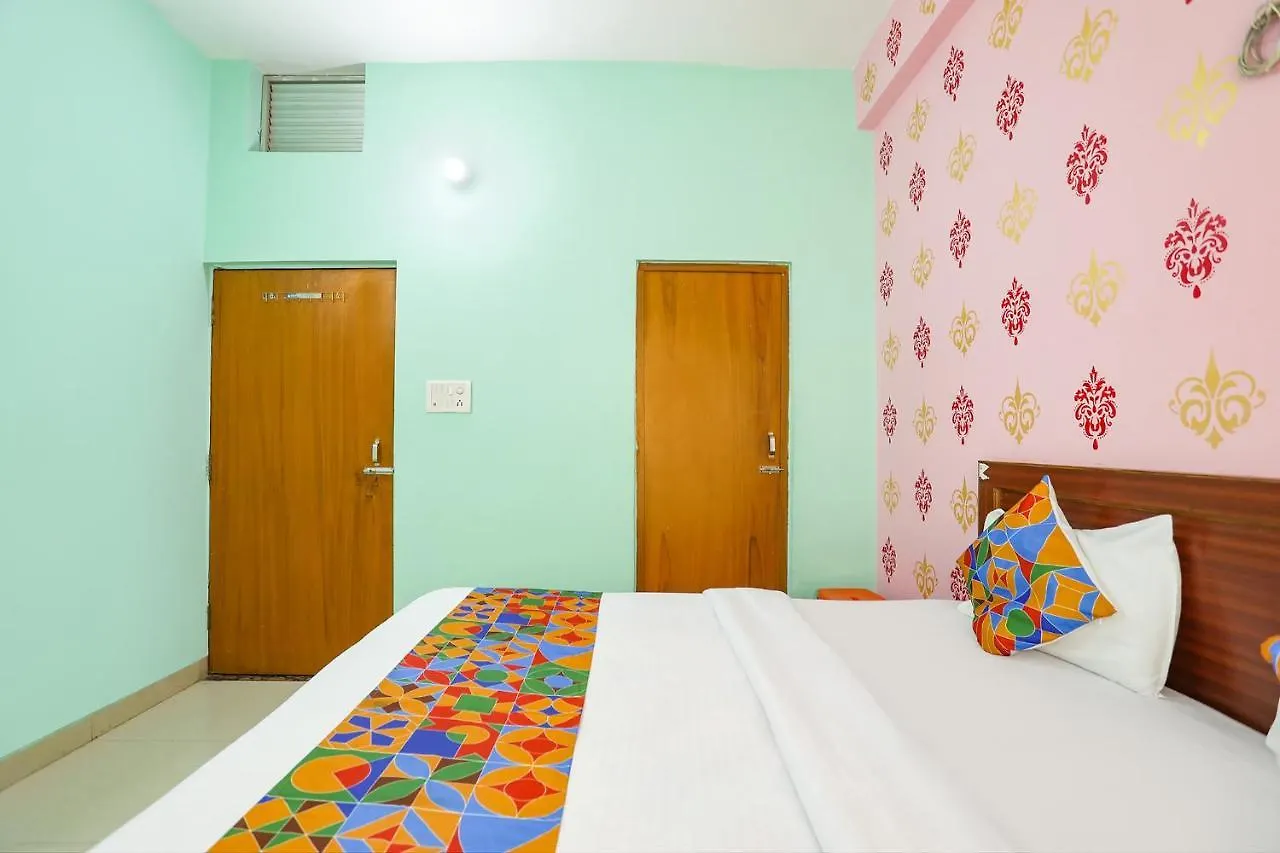 *** Hotel Fabexpress Kashi Khand Varanasi India